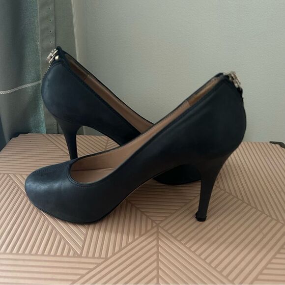 Furla Heels Black Dark Gray Closed Toe Zipper Back Business Casual Neutral - Picture 6 of 13